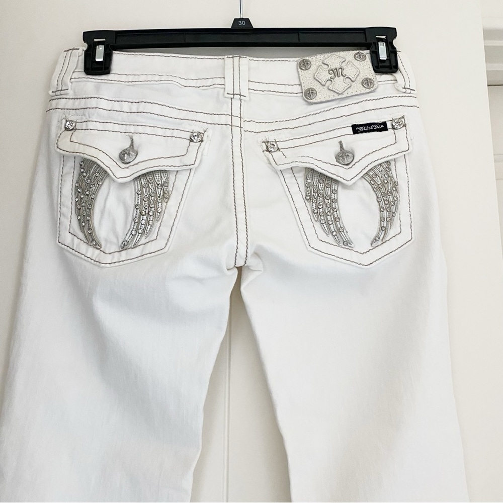 LIKE NEW! Miss Me White Skinny Jeans Dark Silvery Threading Wing Pockets